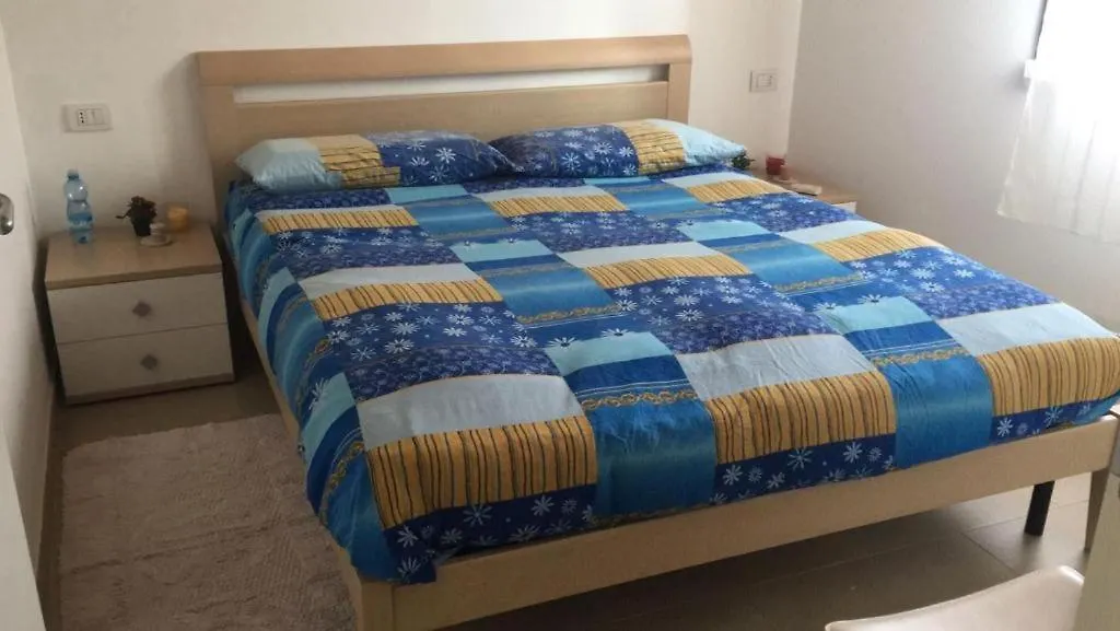 Appartamento Trilocale con cortile Budoni 0*,  Italia