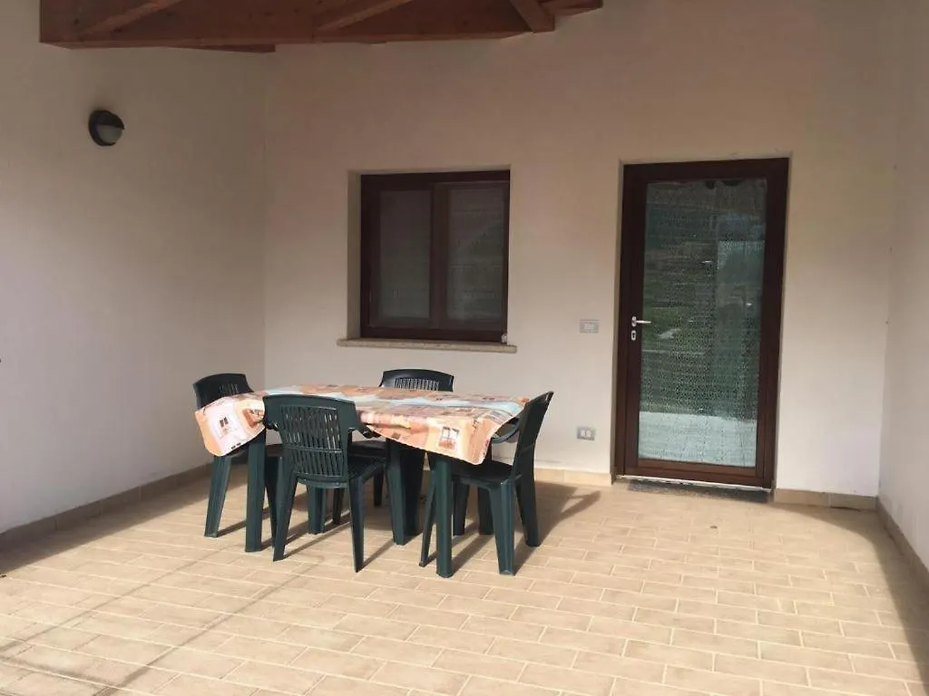 Appartamento Trilocale con cortile Budoni
